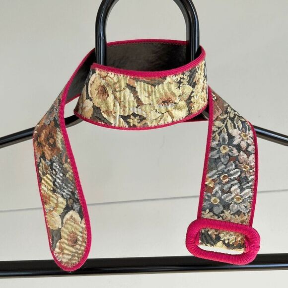 Vintage 80s/90s Floral Tapestry Belt with Pink Trim and Covered Buckle - Picture 1 of 8